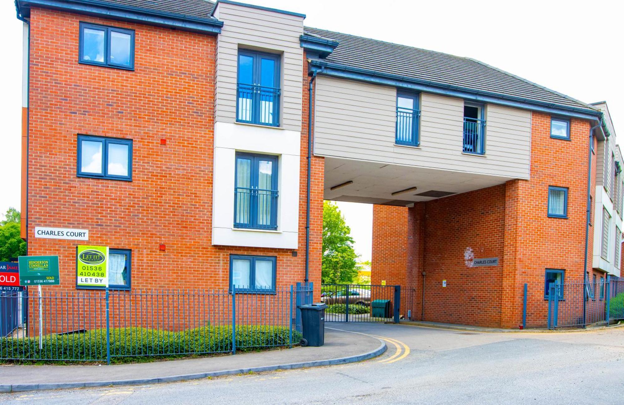 Sianavi Apartments Кетеринг Экстерьер фото